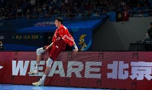 北京媒体人：周琦会和许指导及教练组见面沟通 确定后续的安排