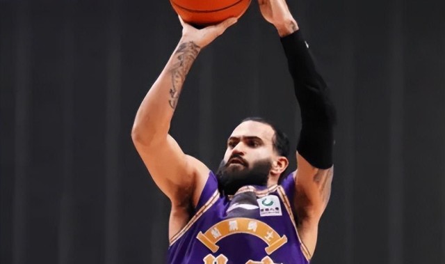 华体会官网-输江苏？张庆鹏脸都不要了？进攻只靠2将强解，防守防不住！