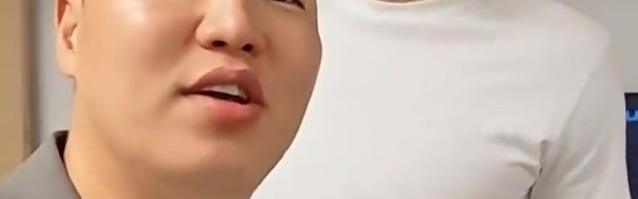 等你归来！李根调侃周琦：你应该在球场上 而不是在演播室里