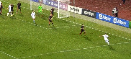 1633726086079092687.gif 1077.gif